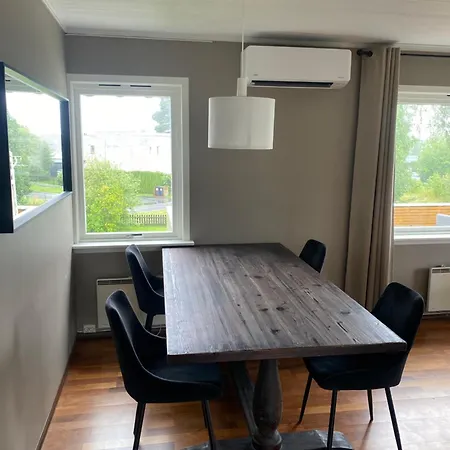 Free Parking - Workspace - Quiet Area - Balcony Apartment *