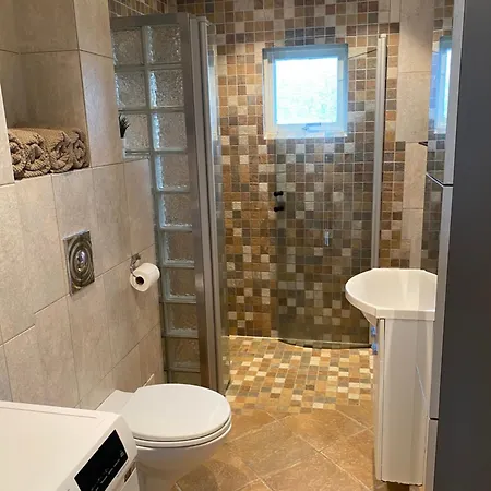 Apartment Free Parking - Workspace - Quiet Area - Balcony
